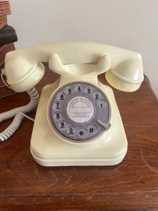 Teléfono antiguo Español.