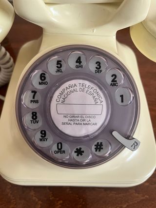 Teléfono antiguo Español.