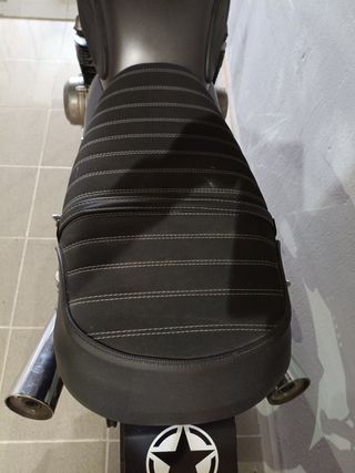 Kawasaki Zephyr 750 - Cafe Racer