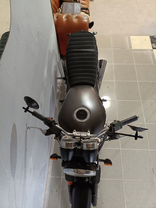 Kawasaki Zephyr 750 - Cafe Racer