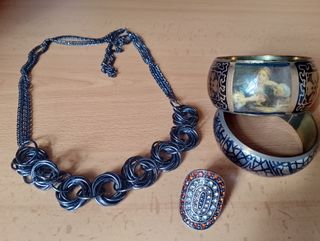 Lote de collares,pulseras ,anillos 20€ lote entero