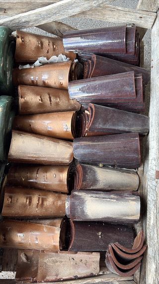 Tejas curvas esmaltadas marrón lote 180 tejas