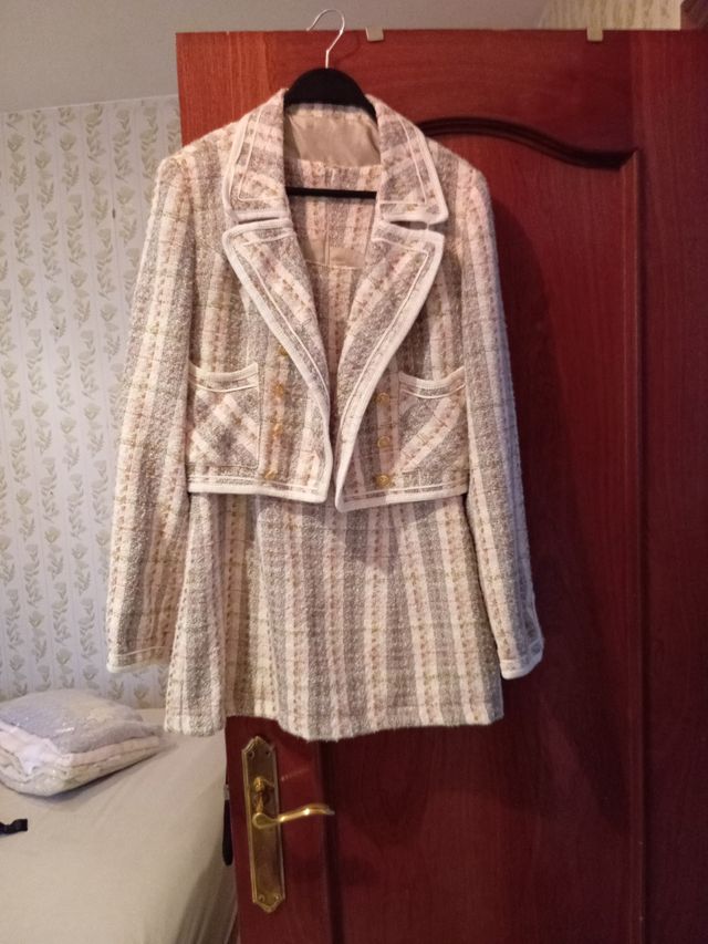 Conjunto tweed beige y blanco