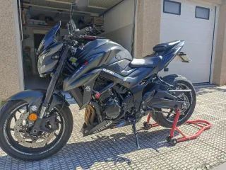 Suzuki GSX-S750