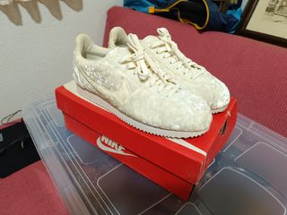 Nike Cortez White Velvet 40 EUR 