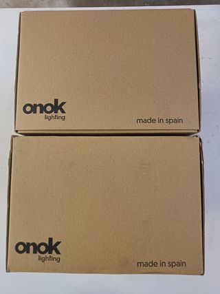 2 downlight LED cuadrados empotrables