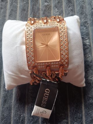 Reloj Guess dorado