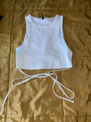 Top corto blanco - Tirantes. Con cuerda para lazo