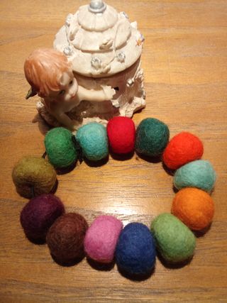Pulsera multicolor de fieltro