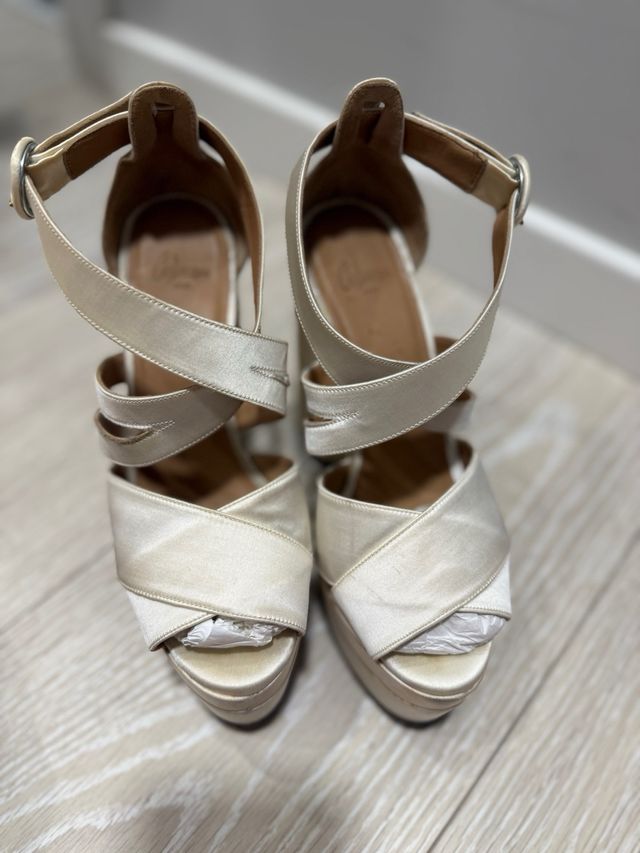 Sandalias plataforma beige novia