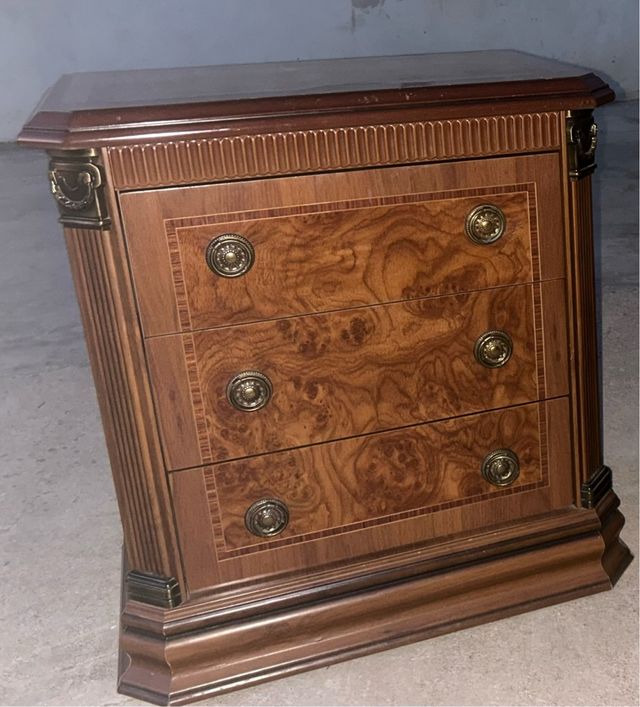 Mesa de noche 3 cajones - madera