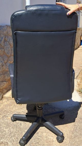 Silla oficina giratoria negra
