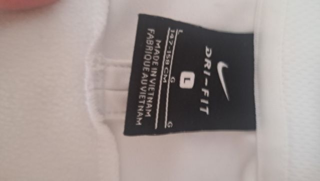 Sudadera Nike blanca c/cremallera 14 años aprox