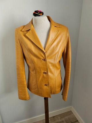 Chaqueta piel amarilla vintage
