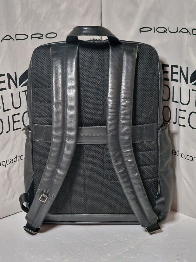 Zaino Piquadro in pelle nera