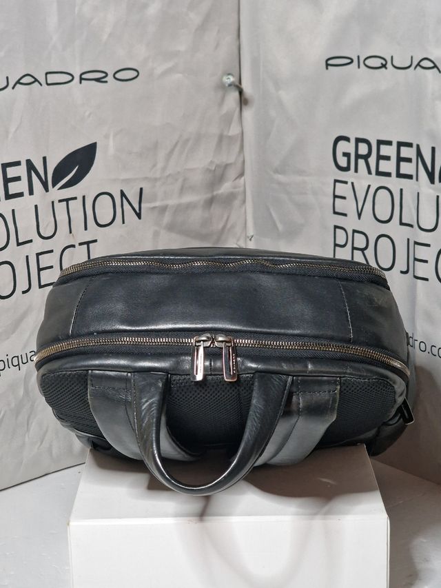 Zaino Piquadro in pelle nera