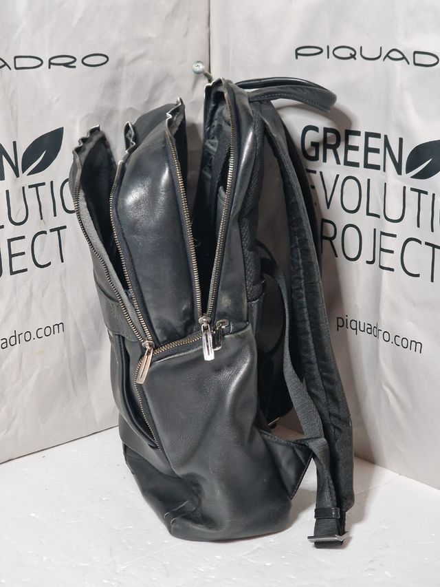 Zaino Piquadro in pelle nera