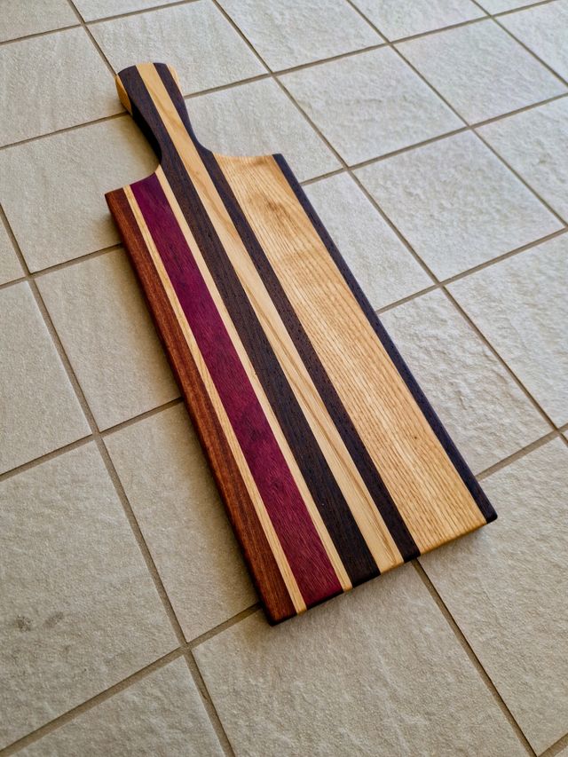 Tagliere in legno con manico