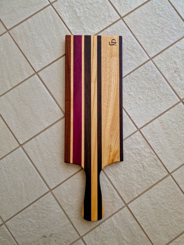 Tagliere in legno con manico