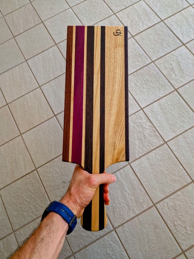 Tagliere in legno con manico