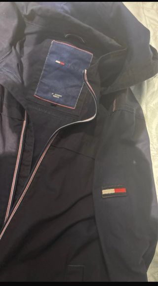 Cazadora Tommy Hilfiger negra