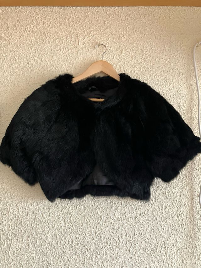 Chaqueta corta negra elegante