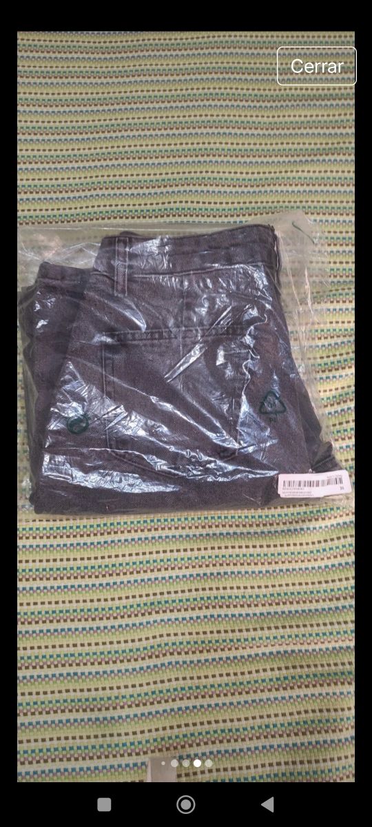 Vaquero gris oscuro de pierna ancha