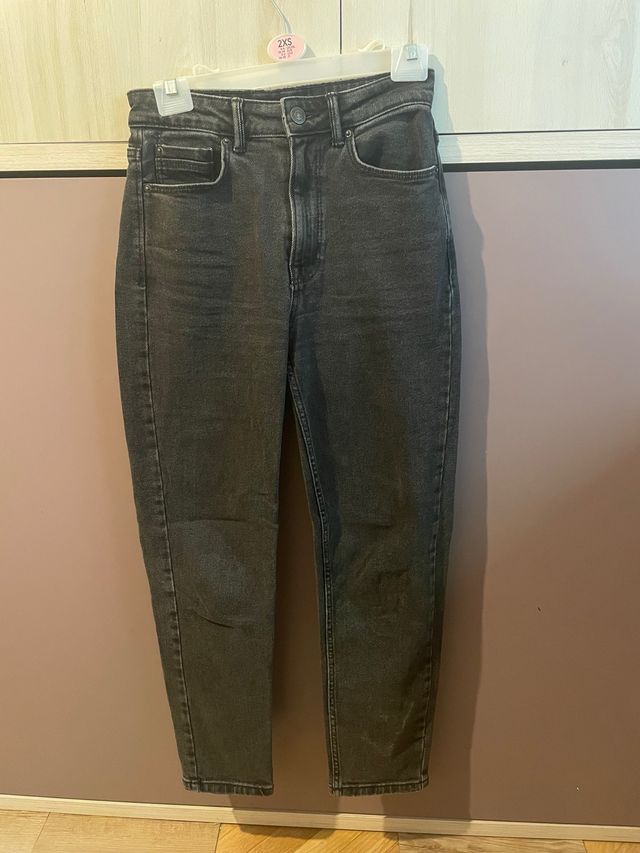 Vaqueros negros mom slim