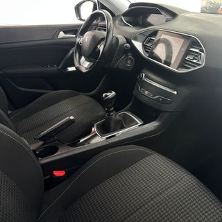 Peugeot 308 1.5BLUEHDI SW ACTIVE PACK 130CV