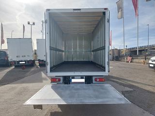 Peugeot Boxer Caja cerrada con trampilla 2021