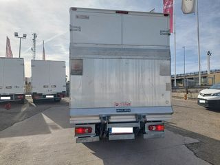 Peugeot Boxer Caja cerrada con trampilla 2021