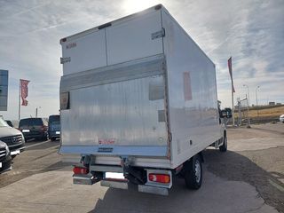 Peugeot Boxer Caja cerrada con trampilla 2021