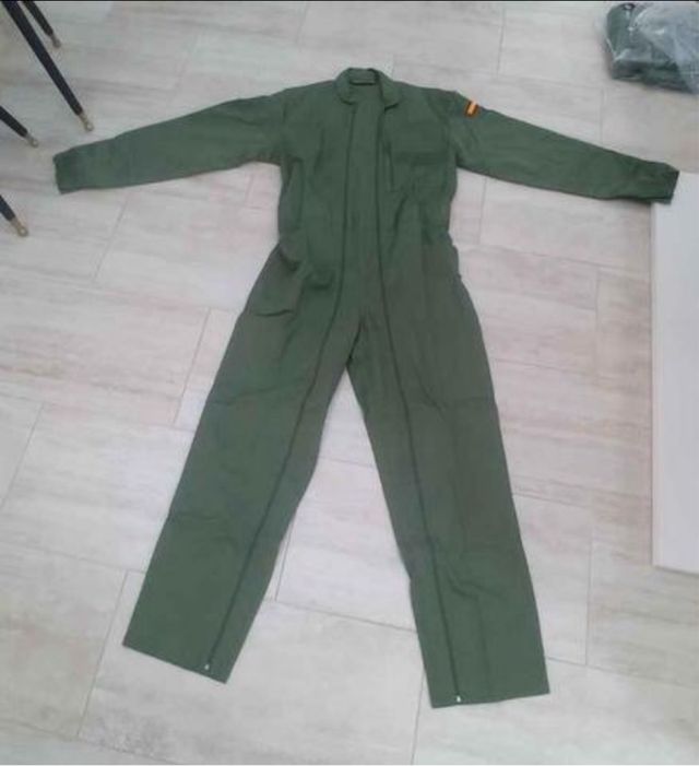 Mono militar verde
