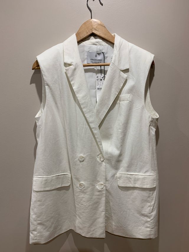 Chaleco blanco Stradivarius L
