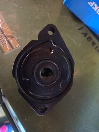 Polea tensora SKF VKM 38224 BMW 320D E46