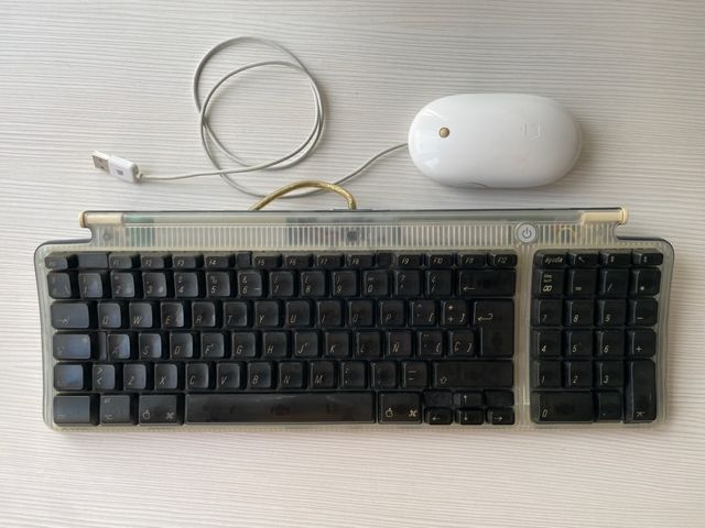 Teclado y ratón Apple antiguos