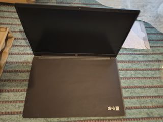 Portátil - HP 15,6" Ryzen 3 7330U 32 GB 256 GB SSD