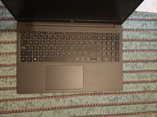 Portátil - HP 15,6" Ryzen 3 7330U 32 GB 256 GB SSD