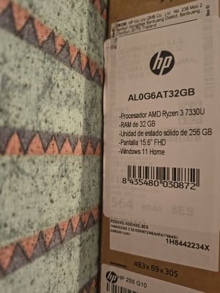 Portátil - HP 15,6" Ryzen 3 7330U 32 GB 256 GB SSD