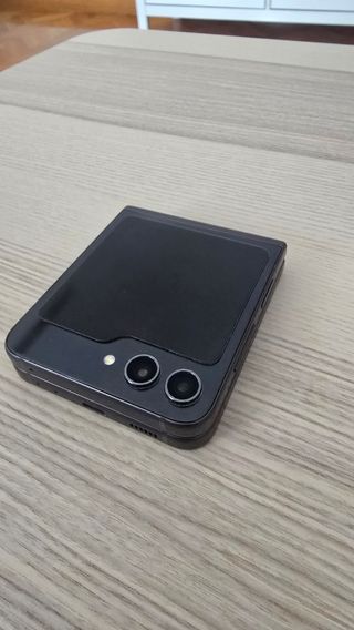 Samsung Galaxy ZFlip 5 - 512GB