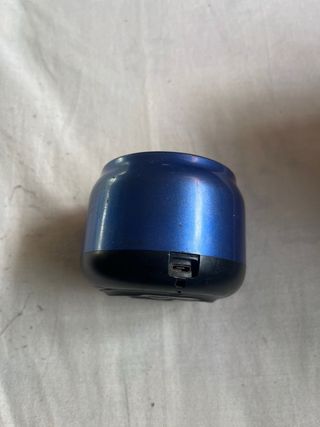 Altavoz Bluetooth mini azul y marrón