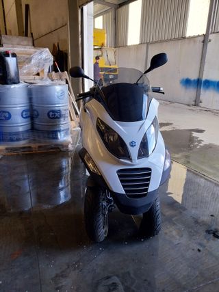 Piaggio MP3 125 RL - Motocicleta