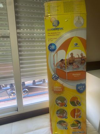 Piscina con sombrilla Bestway