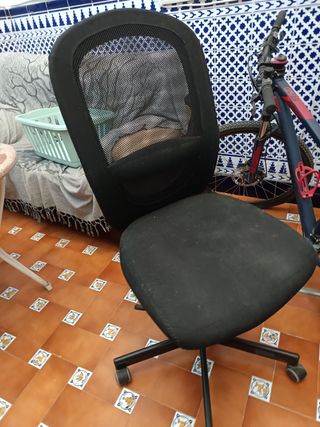 Silla oficina giratoria negra