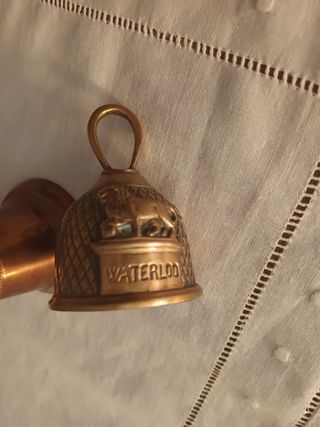 Due vecchie campane di Waterloo e Avignon. 