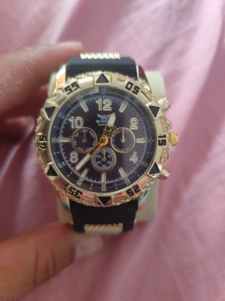 Reloj deportivo ZHO QUAR dorado