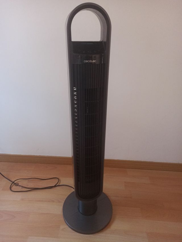 Ventilatore a torre nero Cecotec EnergySilence 9190