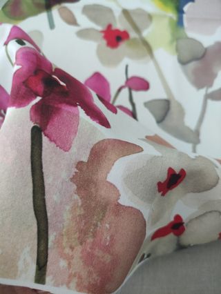 Retales de tela efecto seda- Flores acuarela