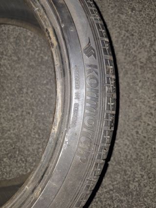 Neumático 215/45ZR17 usado