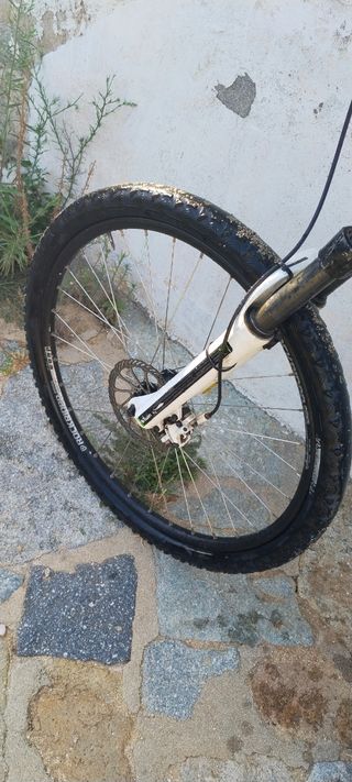 Bicicleta Btwin Rockrider 520